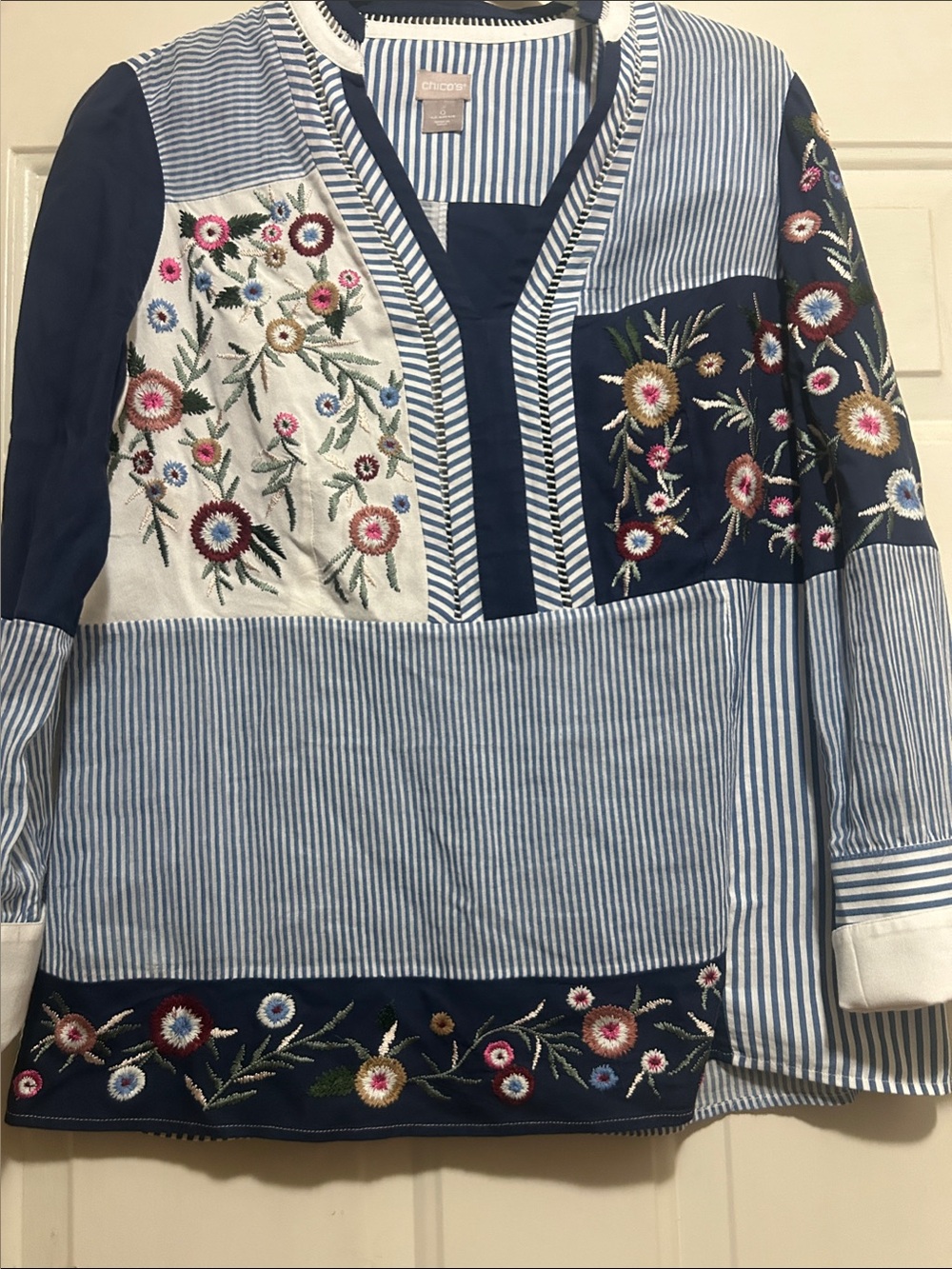 Chico's Sz 0 Embroidered Patchwork Tunic - Navy & White Floral